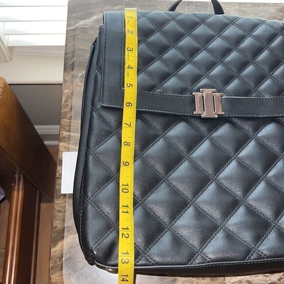 NWOT Tommy Hilfiger flap quilted backpack - Picture 5 of 8